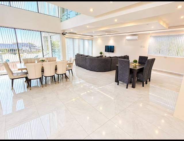 7 BEDROOM HOUSE FOR SALE IN BALLITO CENTRAL